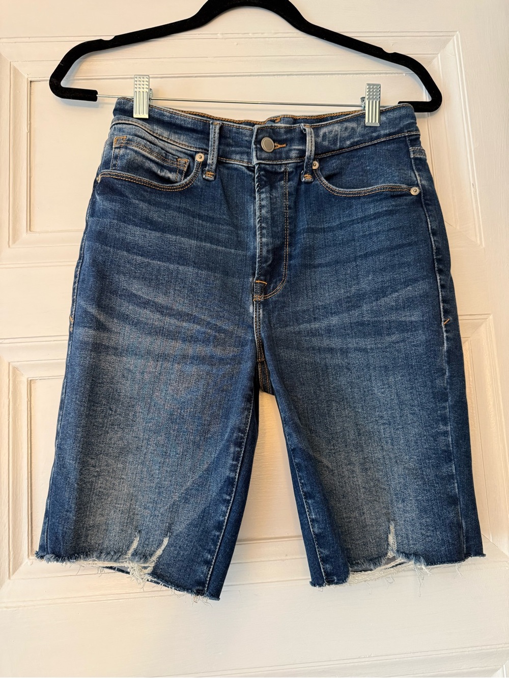 Good American ALWAYS FITS GOOD
LEGS BERMUDA 6-12